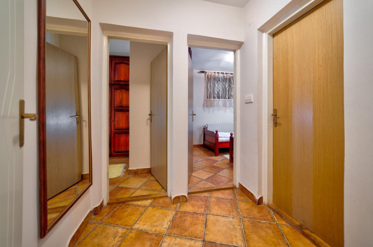 Apartman Vucetic Kraljevi Konaci *